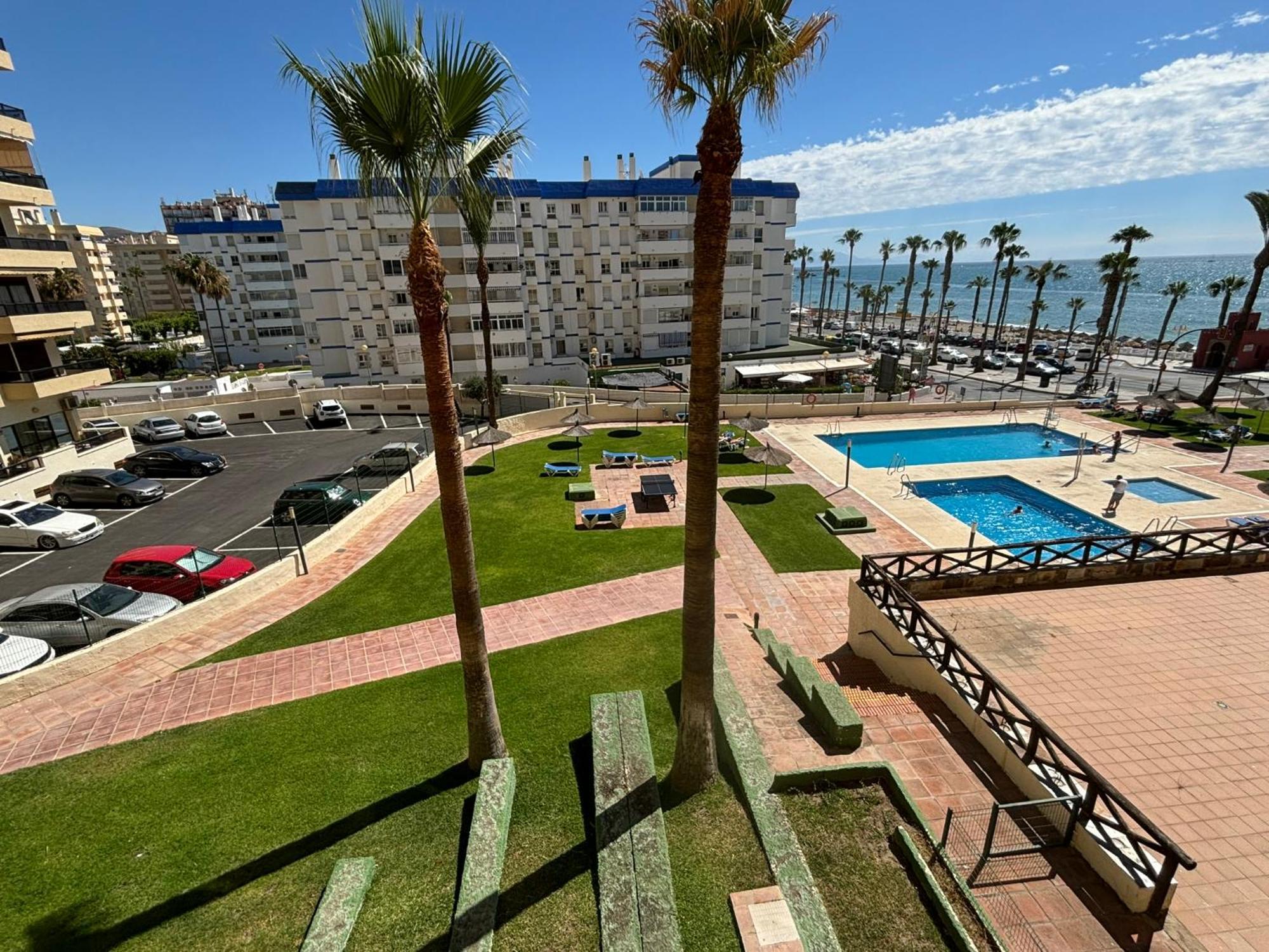 Апартаменты Aloha Playa Vistas Al Mar Бенальмадена Экстерьер фото