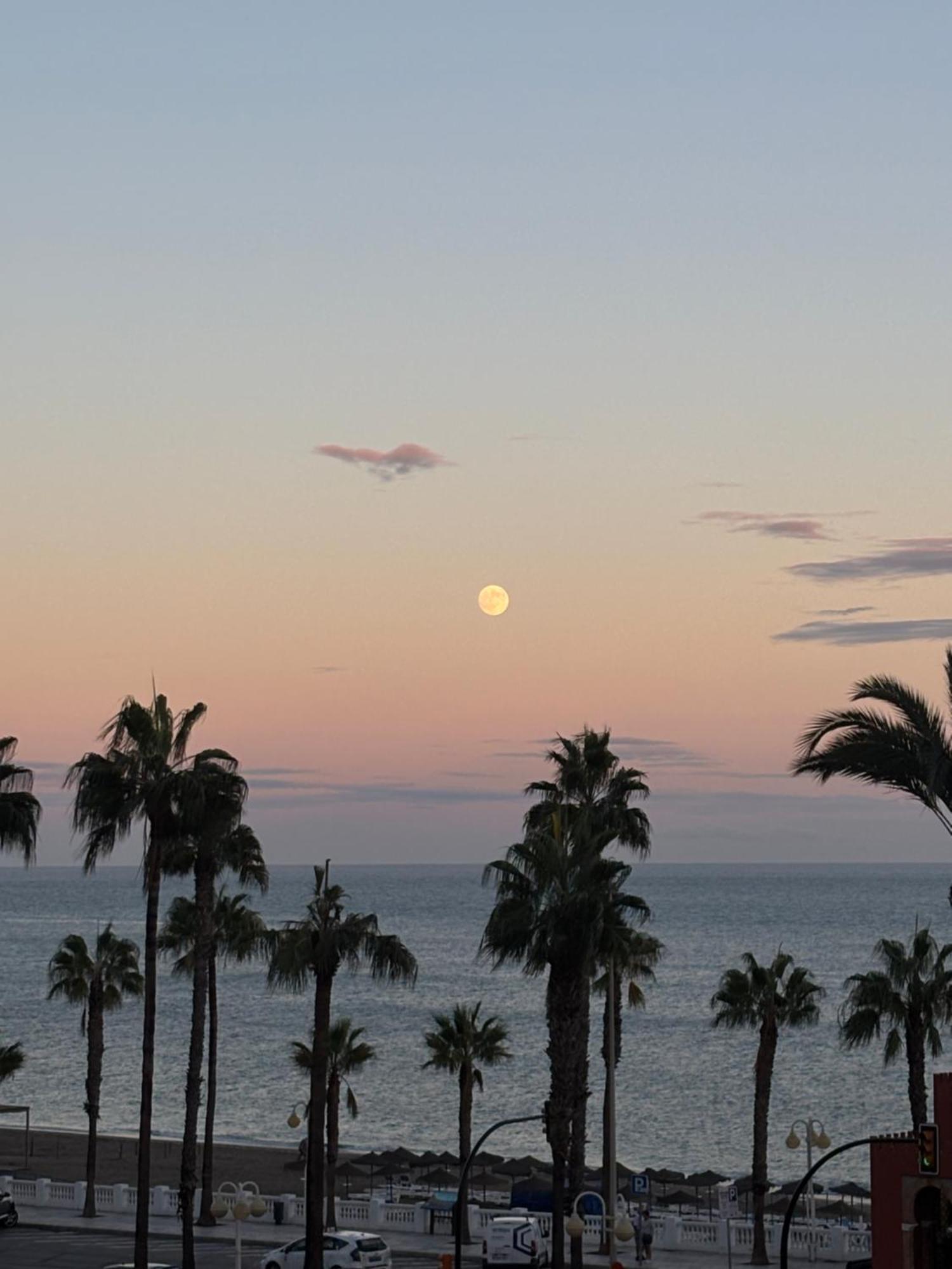 Апартаменты Aloha Playa Vistas Al Mar Бенальмадена Экстерьер фото