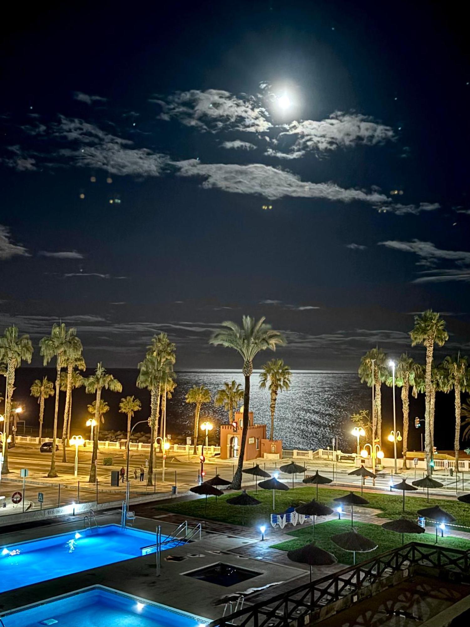 Апартаменты Aloha Playa Vistas Al Mar Бенальмадена Экстерьер фото